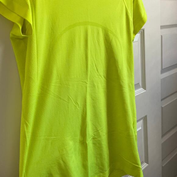 Lululemon Swiftly Tech 2.0 Short Sleeve Highlighter Yellow Tee - Size 12 - Picture 2 of 5